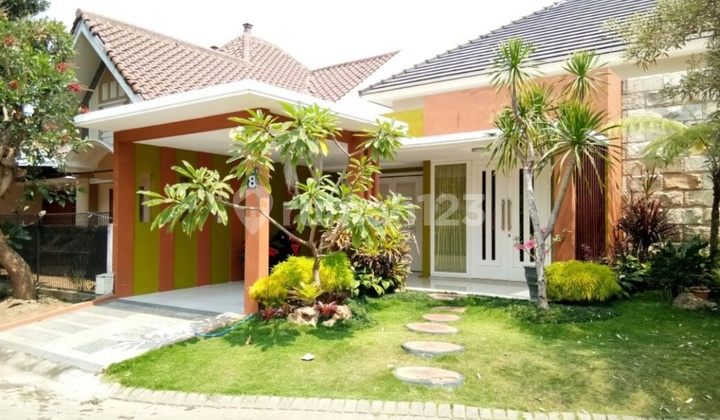 Miliki segera Rumah posisi hook dan bagus di Sawojajar 2