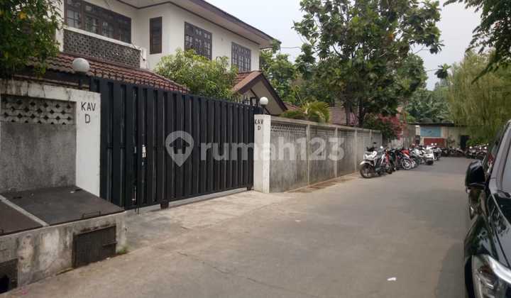 Rumah Lama Luas 2 Lantai di Jl Kemang Timur V Jakarta Selatan LT 1026M2 Lokasi Strategis Cash Only 2