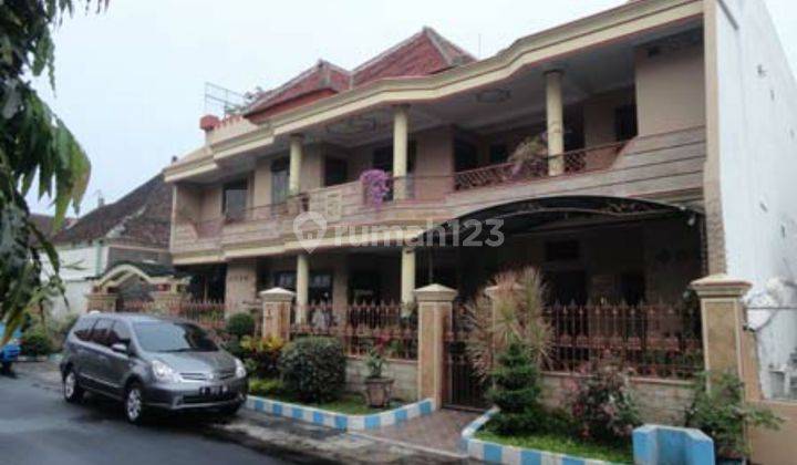 Rumah Kost Aktif Bangunan 2Lantai Terawat Bagus..Lokasi Strategis Di Pusat Kota Malang...Dekat Sekolah, Universitas, Pasar Tradisional, Mall, Rumah Ibadah, Bank, Perkantoran 1