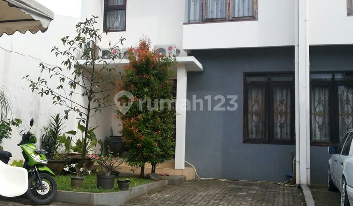 Rumah Modern Minimalis di Lebak Bulus