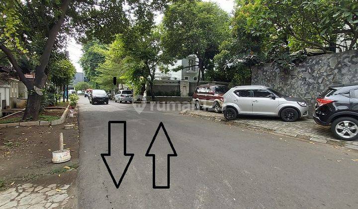 Rumah Tua di Senopati, Kebayoran Baru, Jakarta Selatan, Dekat SCBD, Hadap Utara, SHM 2