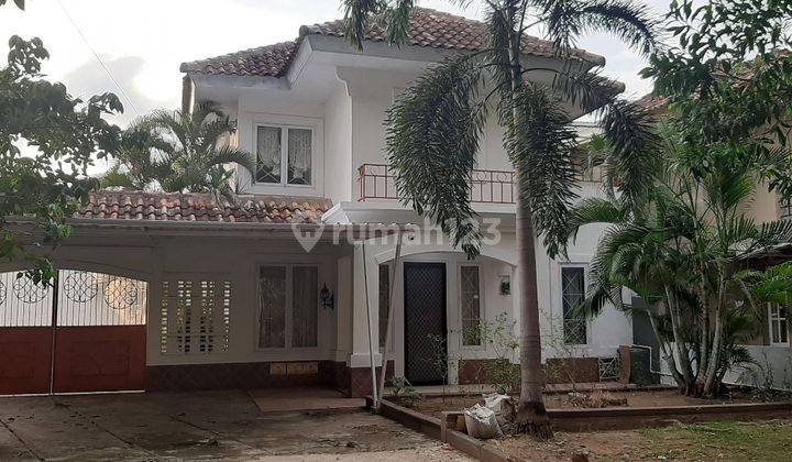 Rumah Sewa 2 Lantai Dgn Halaman Luas Di Taman Losari 2