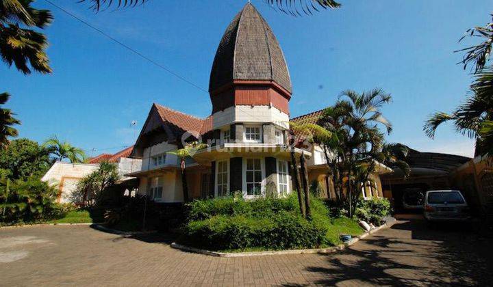 Rumah Hook Klasik Heritage di Raya Buring Ijen Malang...Kondisi Bangunan Terawat Bagus Dan Siap Huni...Lokasi Strategis Dekat Sekolah, Universitas, Mall, Pasar Tradisional, Pusat Kuliner Dan Pusat Perdagangan 1