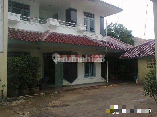 rumah cukup mewah layak huni 1