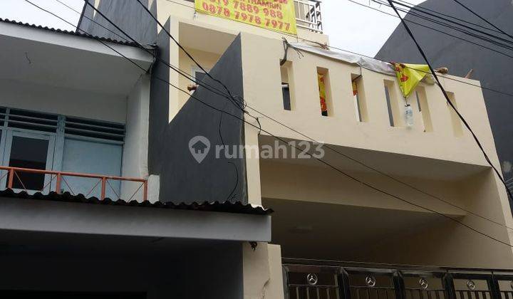 Rumah 3.5 lantai di makaliwe, grogol dekat citraland 2