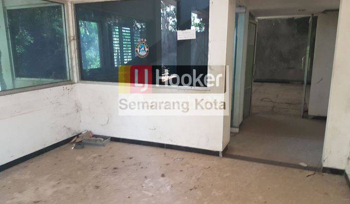 Bangunan kantor di jalan Singa 1