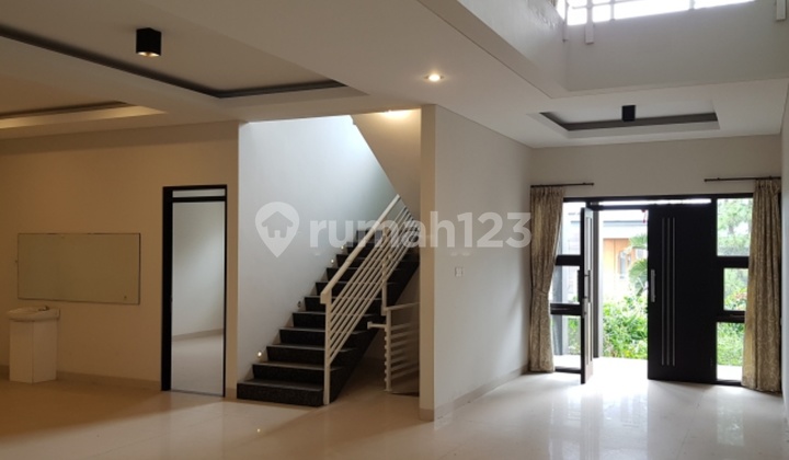 Turun Harga! Rumah 2 Lantai Baru Bagus Minimalis Setraduta, Bandung