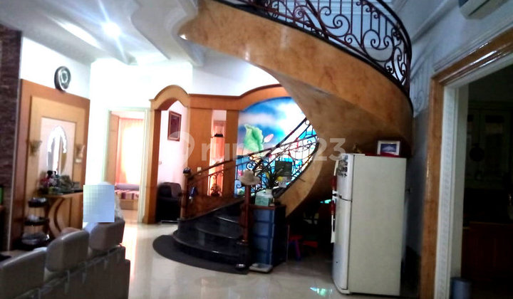 Rumah mewah rapih siap huni link. tenang, aman di Cideng. 20034 2