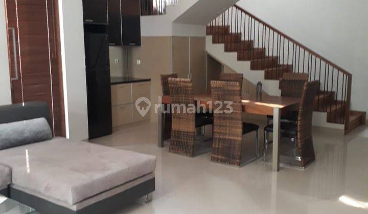 Townhouse cantik di Jl Bangka, bebas banjir lokasi tenang akses dari Prapanca, Kemang, Tendean maupun Mampang 2