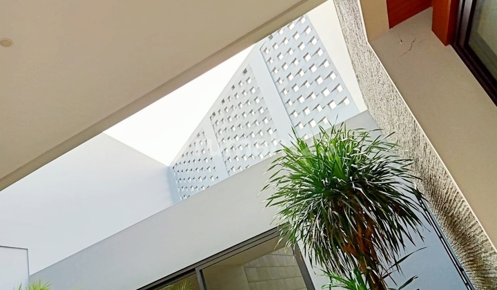 Rumah Baru 24 M-an, Mewah, Desain Modern Di Kawasan Elit Bsd City Rumah Baru 24 M-an, Mewah, Desain Modern Di Kawasan Elit Bsd City