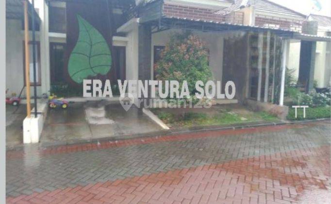 Rumah cantik siap huni di Gentan 1