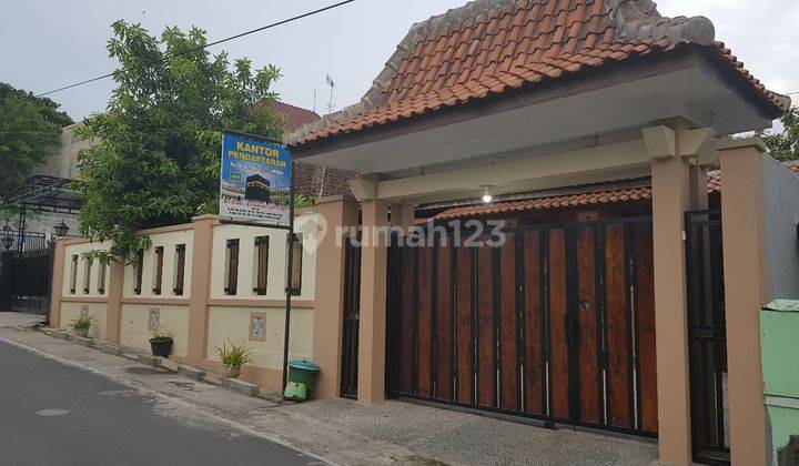 Rumah etnik kayu joglo di kadipiro solo 1