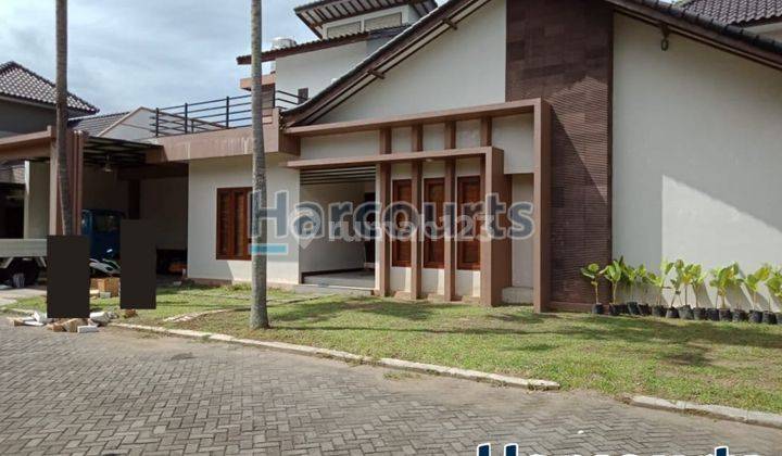 Rumah bagus di cluster elite gentan solo 1