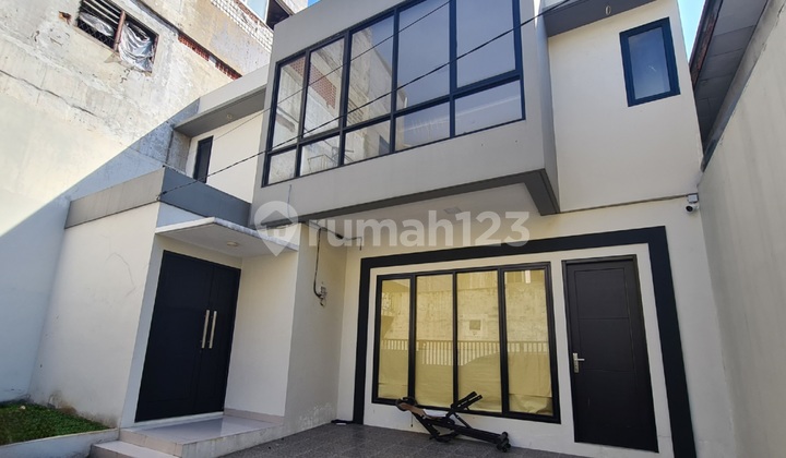 Rumah Baru Siap Huni di Tebet Jakarta Selatan