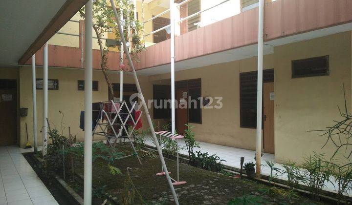 Rumah kost murah hitung tanah dekat kampus UI dan stasiun di Margonda Depok 1