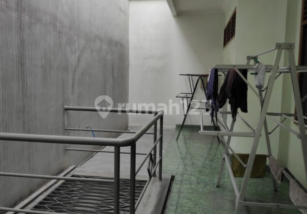 Rumah 2 Lantai di Jl. Anggrek, Pekunden, Simpang Lima Semarang 2