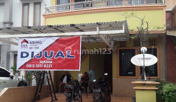 KOMP.  JATINEGARA  BARU Rumah 3 lantai siap huni  lokasi strategis...bebas banjir... 1