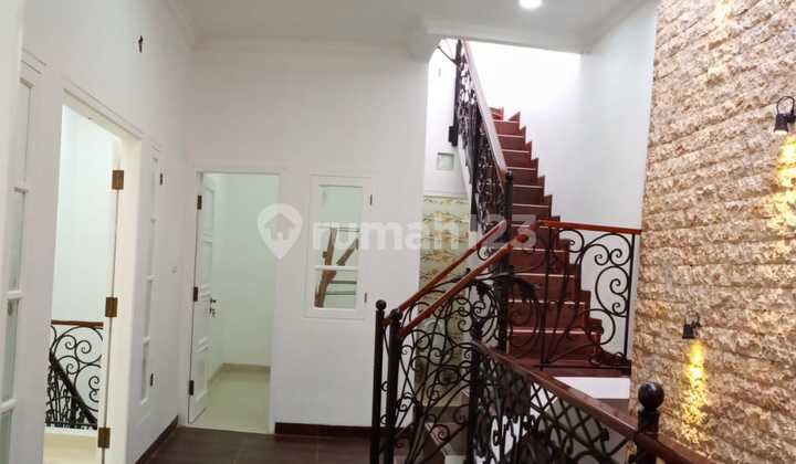 Rumah 3 Lantai Furnished Bagus Sekali SHM - Sertifikat Hak Milik di Rawamangun, 4Br+1 (Lt: 157 M² Lb: 260 M²), 5,2M, Rawamangun, Jakarta Timur 2