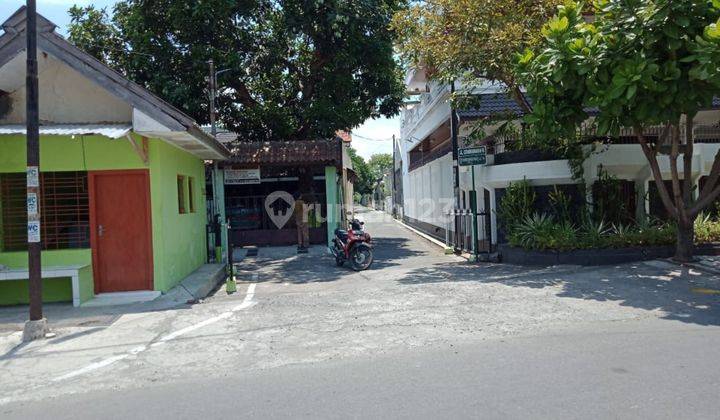 Rumah Klasik BU di manahan solo Kota hitung tanah Murah BU 1