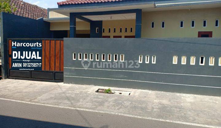 Rumah Cantik Modern Bagus Kota Solo 2