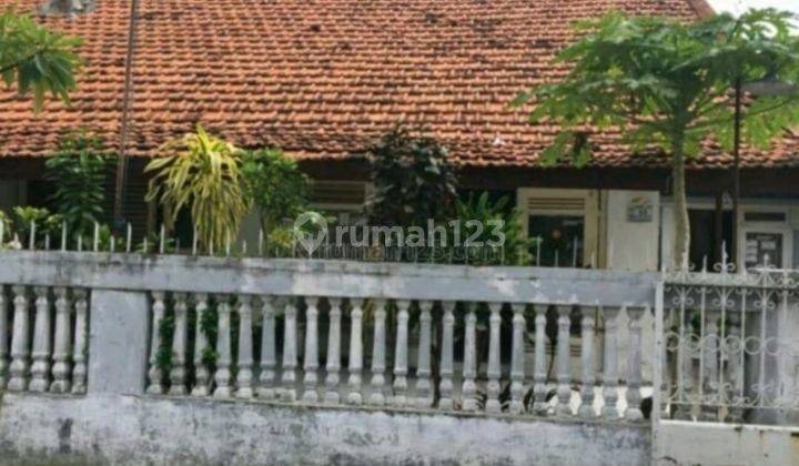 Rumah tua hitung tanah dengan lokasi strategis punya 2