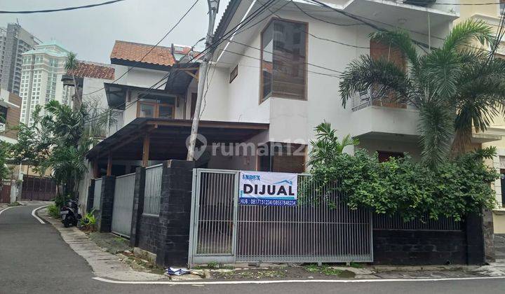 Rumah Kokoh Dekat Pusat Bisnis Sudirman 1