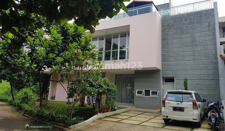 Rumah Mewah Full Furnished Siap Huni di Komplek Elit Dago Resort 1