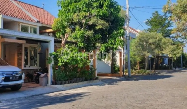 Rumah cantik siap huni di Cluster Elite Colomadu 2