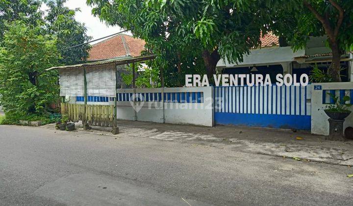 Rumah Strategis Tengah Kota Jajar Solo 1