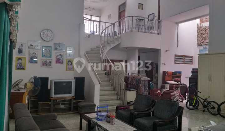 Rumah Mewah Siap Huni Daerah Petemon Surabaya 2