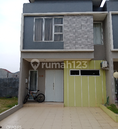 Magnolia Town House 4 Kamar Luas 72 m2 Barat