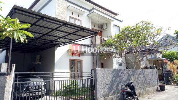 Dijual Rumah 2 Lantai Halaman Luas di Taman Griya Jimbaran 1