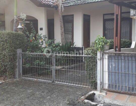 Rumah lama layak huni dan terawat di Cinere, Selatan Jakarta 1