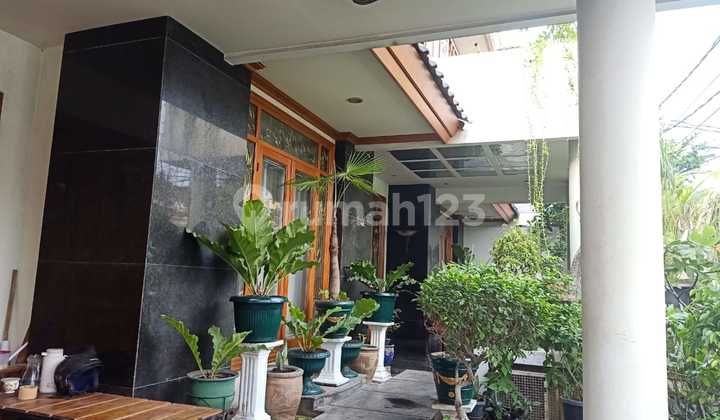 Rumah Mewah Rawabelong Area