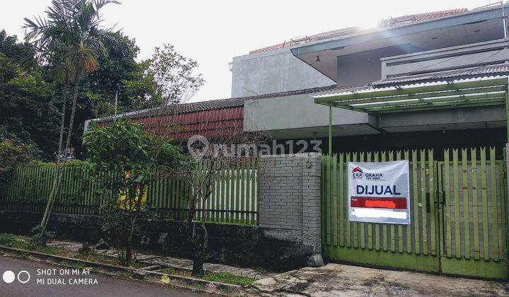 RUMAH TUA DIKAWASAN ELIT LAYAK HUNI POSISI HOOK 1