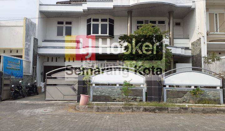 Rumah bagus di daerah Puri Executive 1