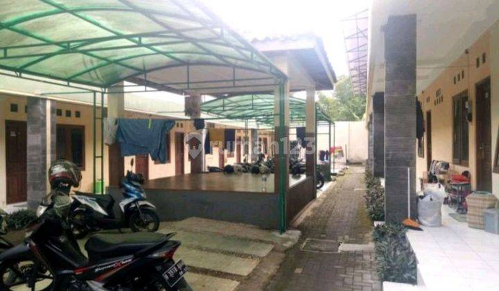 Kost berikut rumah induk  di jalan  kaliurang 1