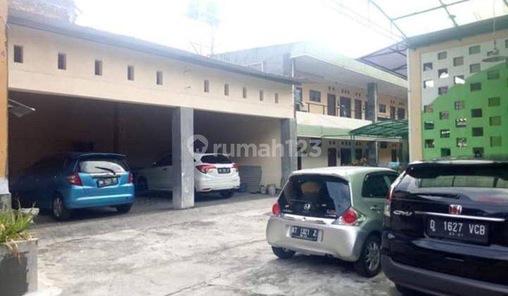 Kost berikut rumah induk  di jalan  kaliurang 2