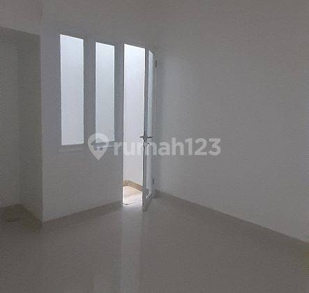 Rumah baru 2lantai dengan jalan depan 3mobil 2