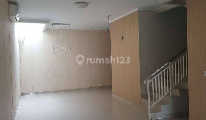 Rumah Siap Huni Hoek Strategis di Caman Kalimalang Bekasi Barat 2