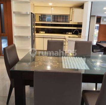 Mewah, Rumah 2 Lantai, Full Furnished, Dekat Mayestik, Gandaria, Kby Baru, Cocok untuk Hunian Keluarga 2