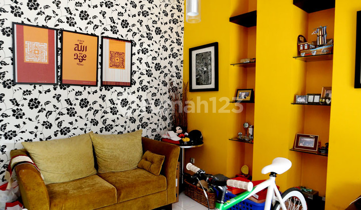 Rumah Murah 2 Lantai dengan halaman belakang di Bintaro Residence 2