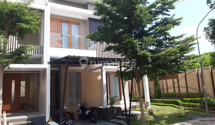 Rumah bagus di cluster elite Gentan dgn fasum kolam renang 1