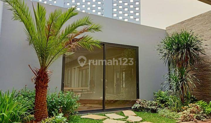 Rumah Super Mewah baru Ada Kolam Renang di Bsd City 2