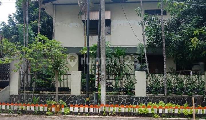 Rumah di Arjuna, zona C1, Kemanggisan. 0981