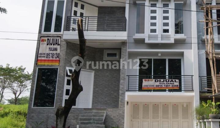 House in Taman Gunung Kelud