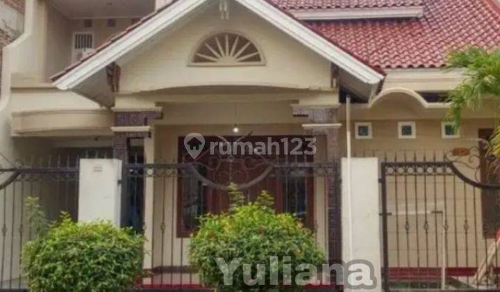 Rumah Bagus tingkat 1.5 lantai sudah direnovasi siap pakai di Jl. Hanoman, Semarang 1