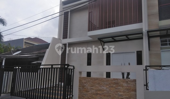 Rumah hdp Barat Laut lingk. tenang di Taman Alfa Indah. 20044