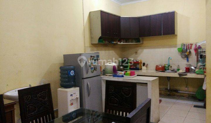 dapur rumah cantik 3 lantai villa