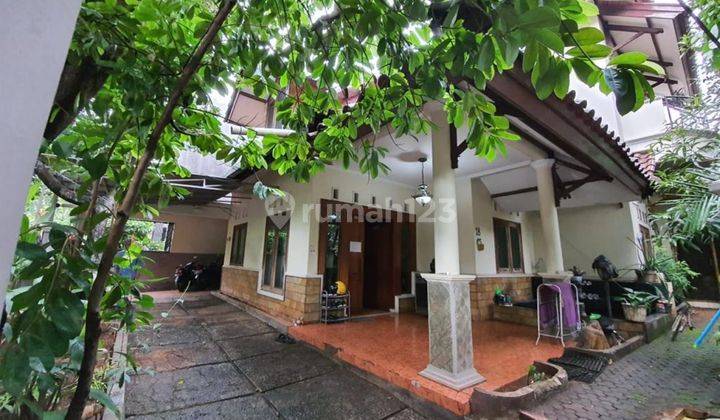 Rumah Hoek diJalan Rajawali Cibubur 1